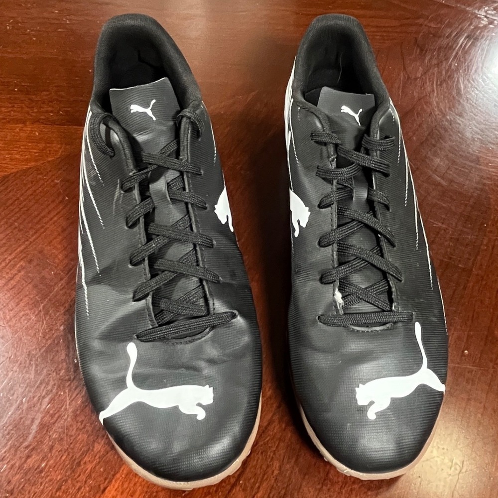 Puma Attacanto II IT Mens Indoor Soccer Shoes Black White 108495-01 Size 13 Gum